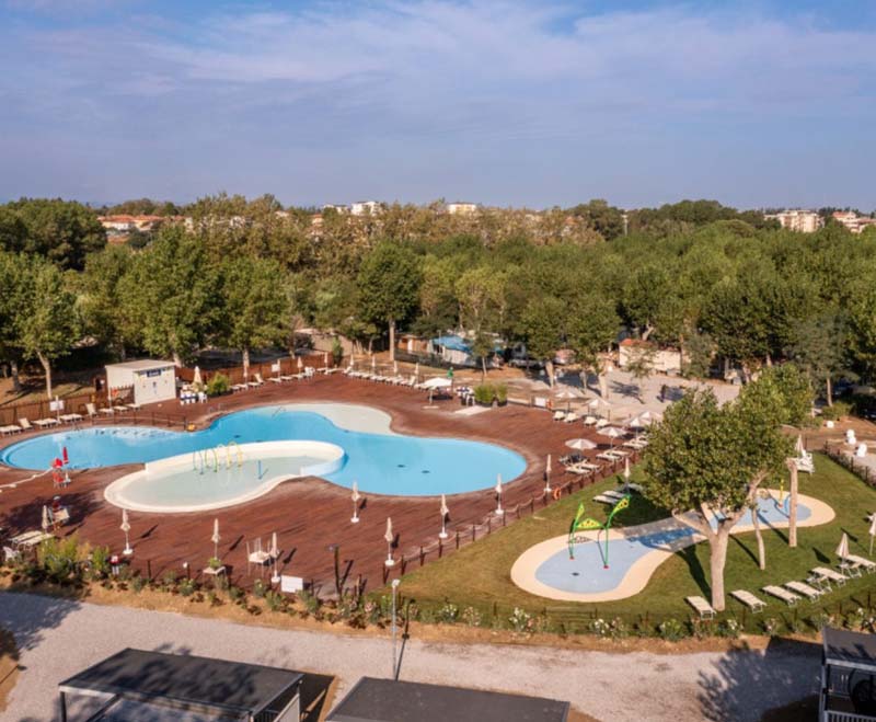 camping-mit-hund-rimini-family-camping-village-italien-poolbereich