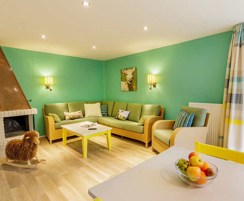 urlaub-mit-hund-center-parcs-nordseekueste-deutschland-comfort-6-personen-wohnzimmer