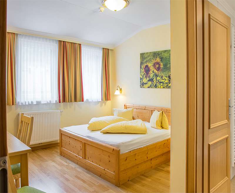 urlaub-mit-hund-hotel-gell-tweng-komfort-doppelzimmer-zimmeransicht
