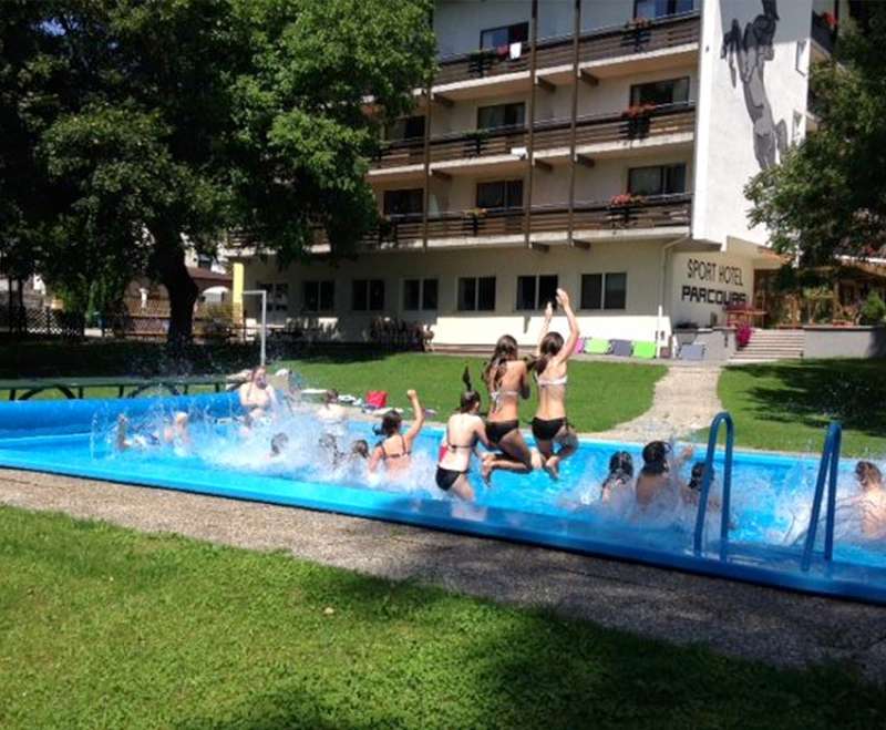urlaub-mit-hund-hotel-hausruckhof-ampflwang-swimmingpool